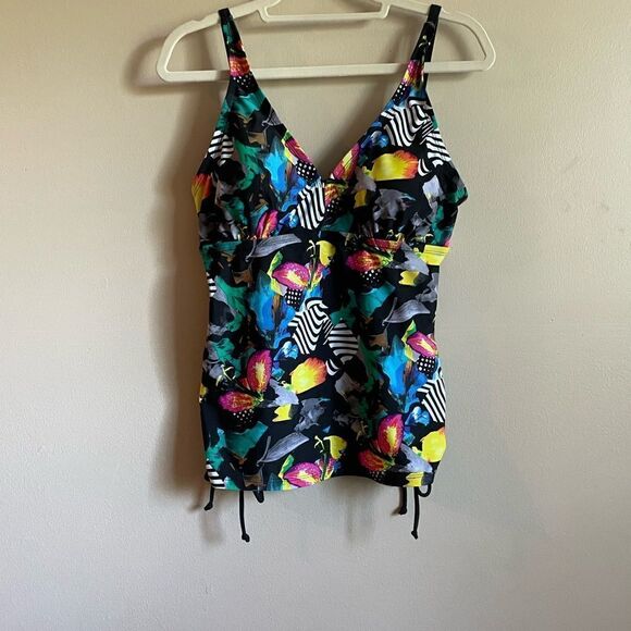 Byron Blue swim top - Picture 10 of 10